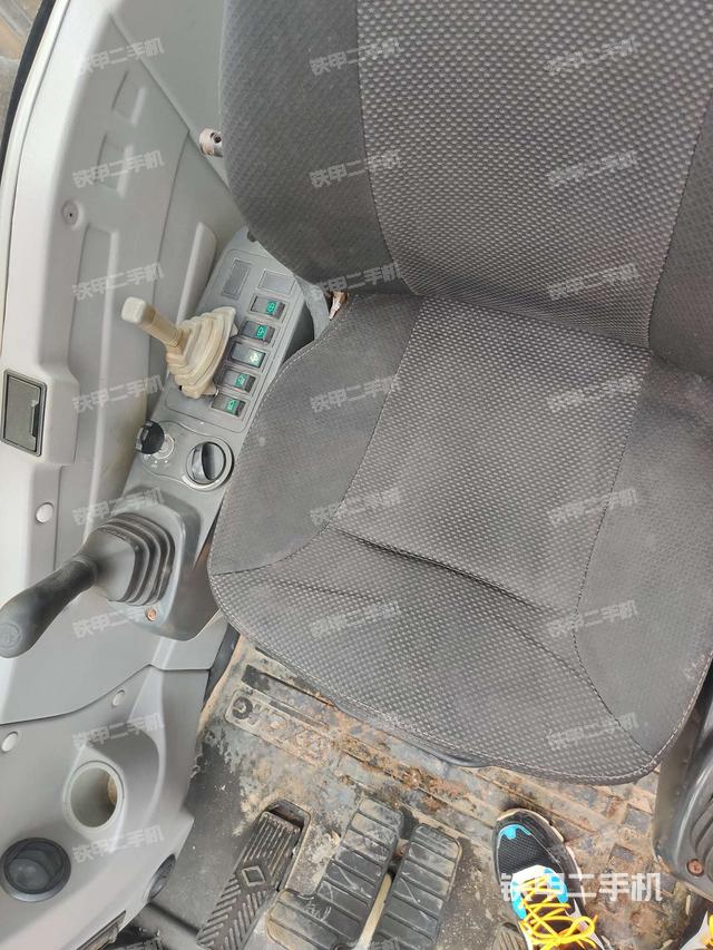 座椅后部（驾驶室部分）