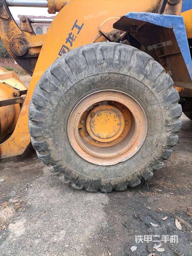 右后轮(行走机构) 右后轮(行走机构)