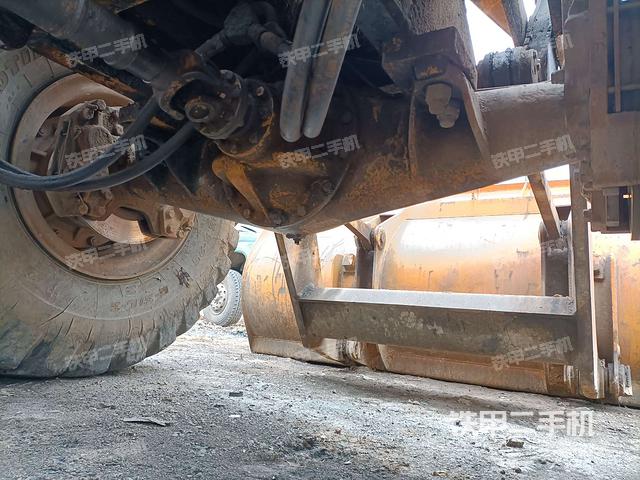 前驱动桥(液压/传动系统) 前驱动桥(液压/传动系统)