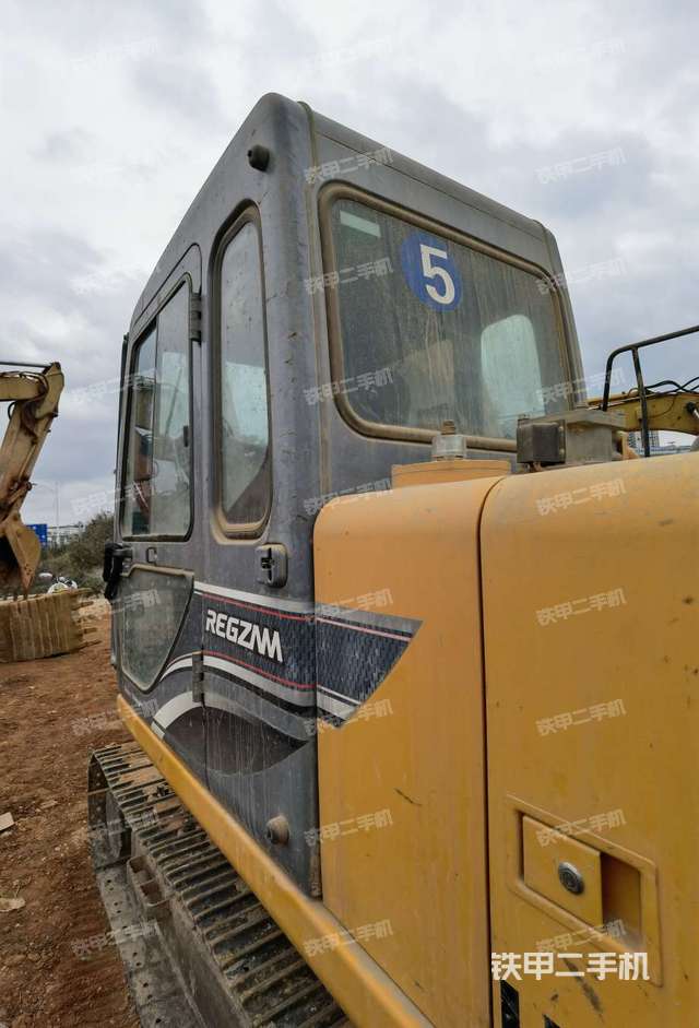 加藤hd512r挖掘机