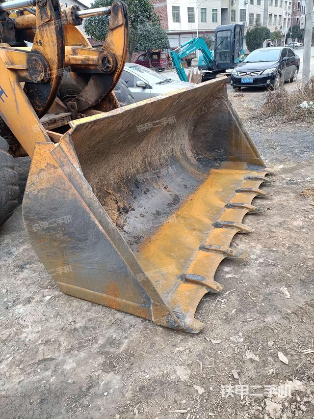 铲斗前45°(工作装置) 铲斗前45°(工作装置)