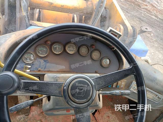 仪表盘(驾驶室部分) 仪表盘(驾驶室部分)