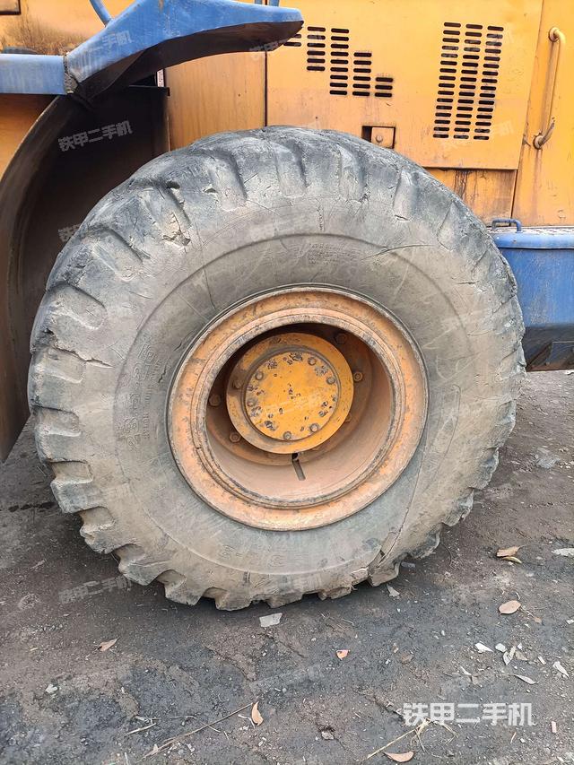 右前轮(行走机构) 右前轮(行走机构)