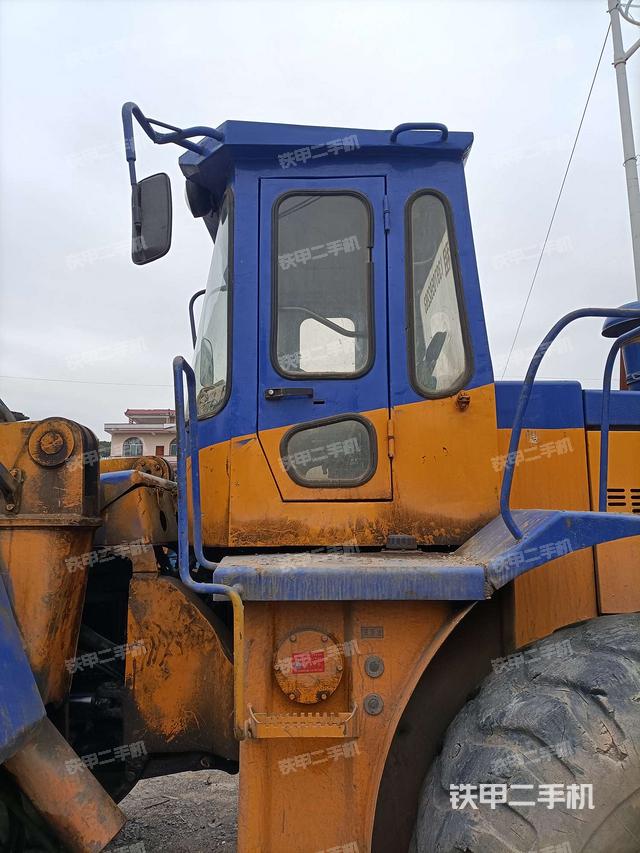 驾驶室顶部 外(驾驶室部分) 驾驶室顶部 外(驾驶室部分)