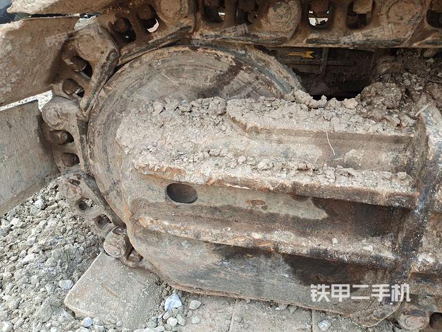 左导向轮(行走机构) 左导向轮(行走机构)