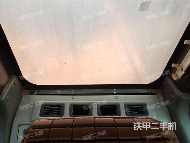 后窗玻璃角标(驾驶室部分) 后窗玻璃角标(驾驶室部分)