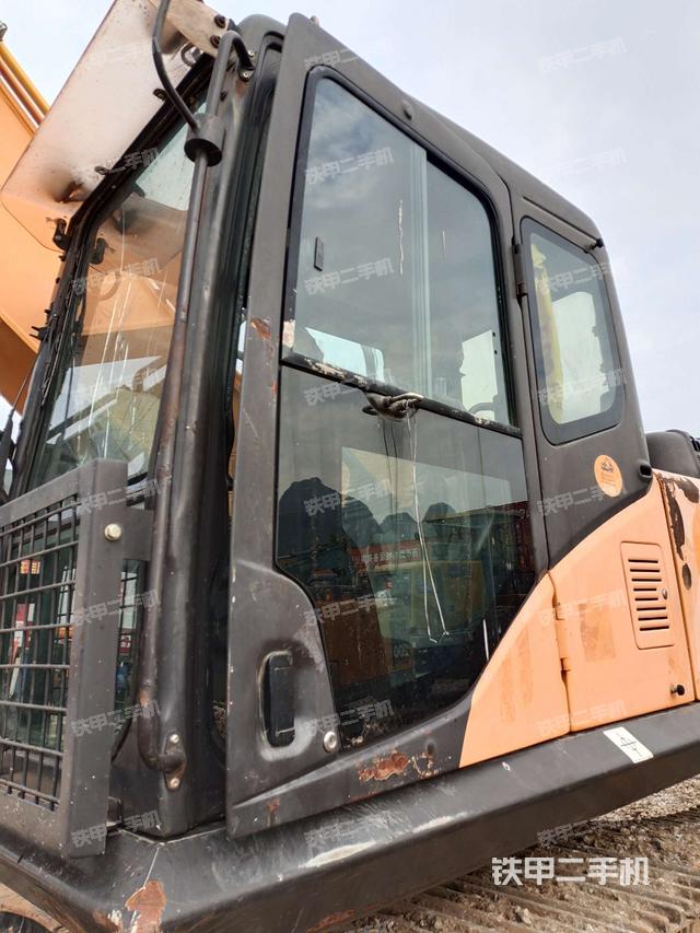 驾驶室左前45度（驾驶室部分）