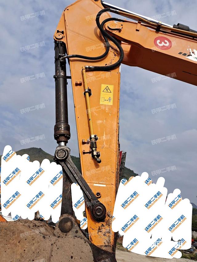 小臂整体左后（工作和回转装置）