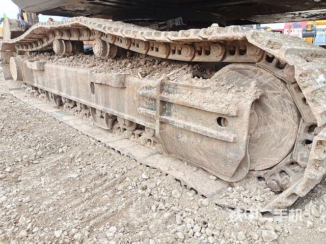 右侧履带整体(行走机构) 右侧履带整体(行走机构)