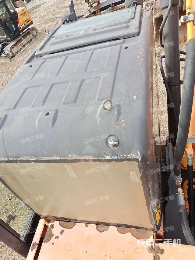 驾驶室顶部俯视(上车部件) 驾驶室顶部俯视(上车部件)