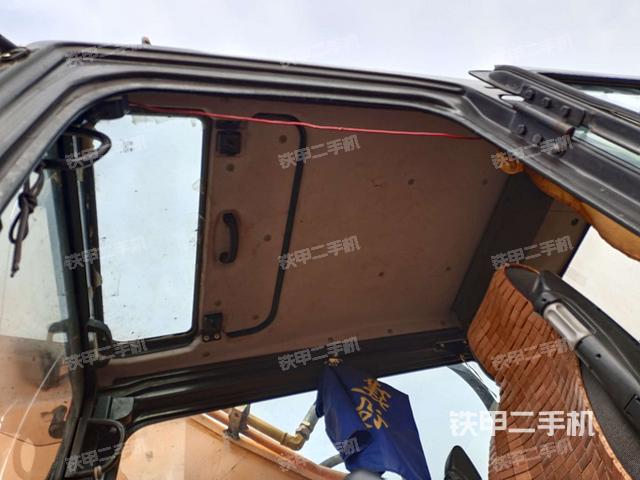 顶棚整体(驾驶室部分) 顶棚整体(驾驶室部分)