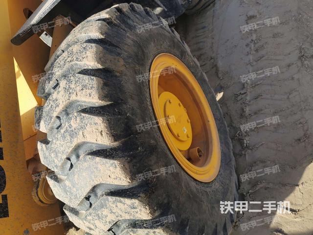 左前轮(行走机构) 左前轮(行走机构)