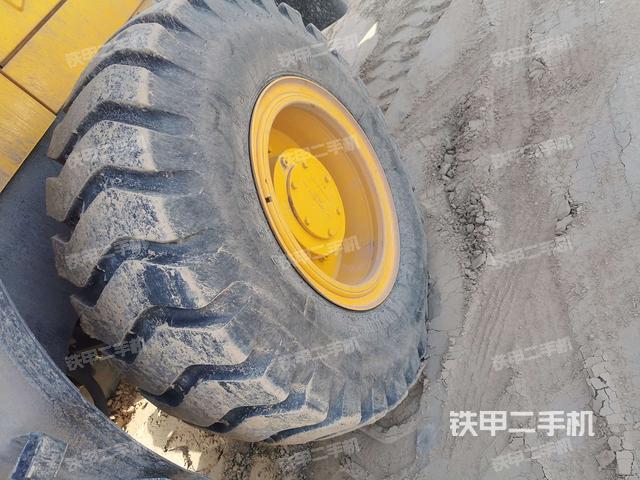 左后轮(行走机构) 左后轮(行走机构)