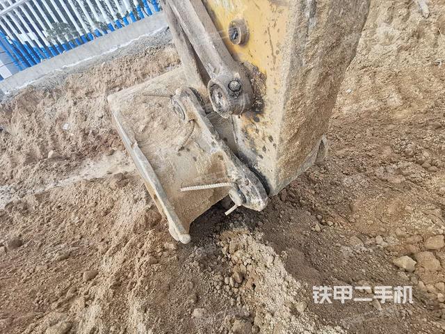 铲斗右后整体（工作和回转装置）