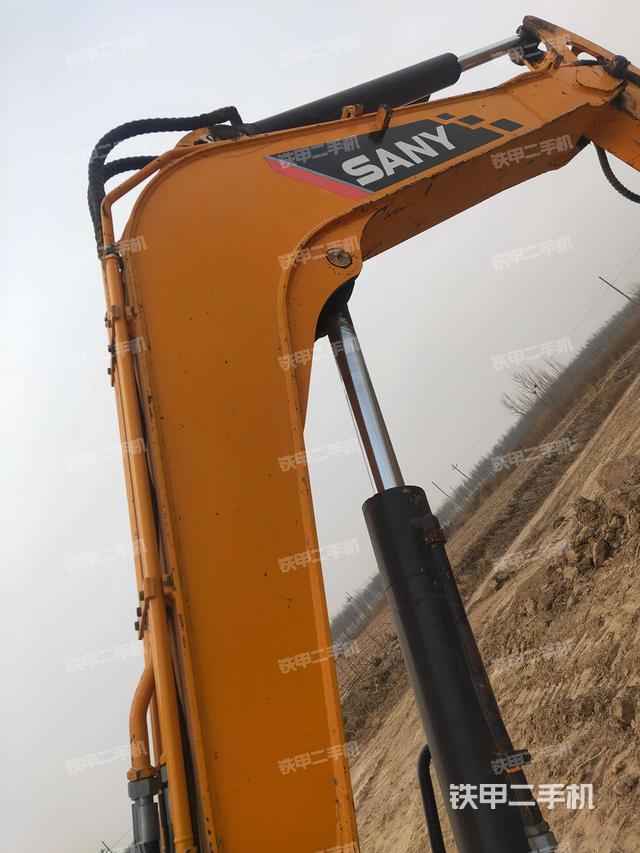 大臂整体 右侧（工作和回转装置）