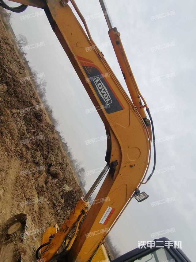 大臂整体 右侧(工作和回转装置) 大臂整体 右侧(工作和回转装置)