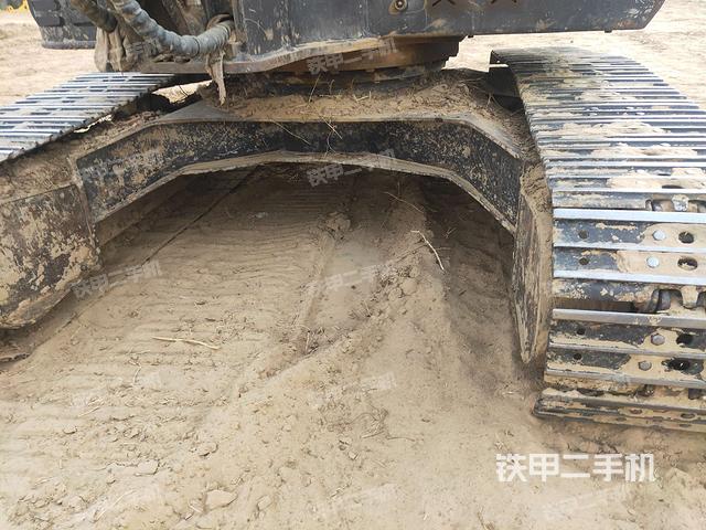 转盘和下车架正前（工作和回转装置）