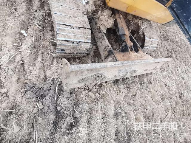 转盘和下车架正前（工作和回转装置）