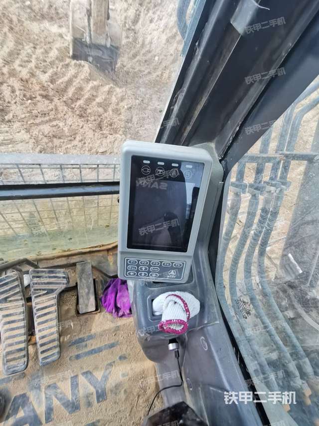 左后方玻璃角标（驾驶室部分）