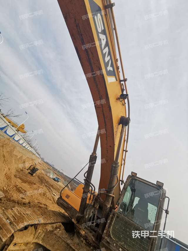 大臂整体 右侧（工作和回转装置）