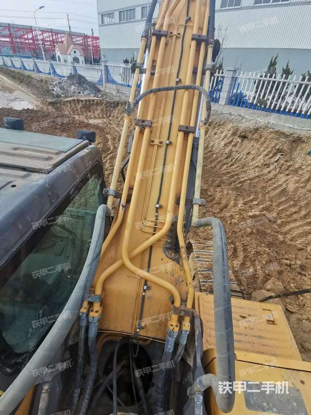 大臂背部俯视（工作和回转装置）