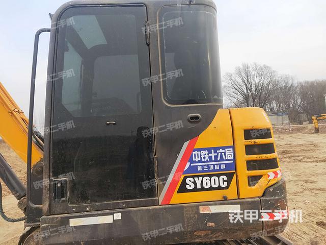  驾驶室正侧（驾驶室部分）