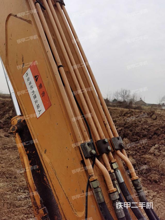 大臂背部俯视(工作和回转装置) 大臂背部俯视(工作和回转装置)