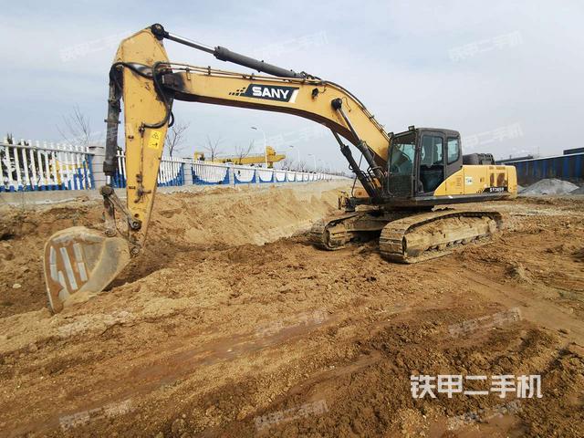 三一重工SY305C挖掘机