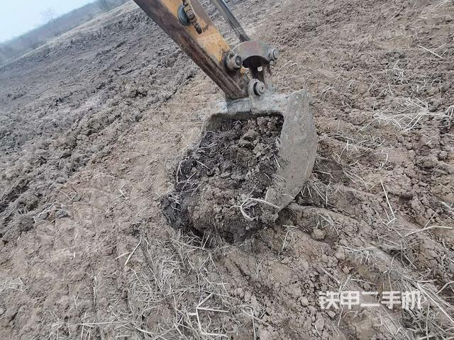 铲斗45度(工作和回转装置) 铲斗45度(工作和回转装置)