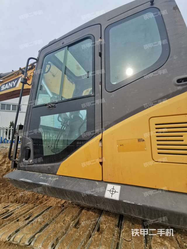 驾驶室左后45度（驾驶室部分）