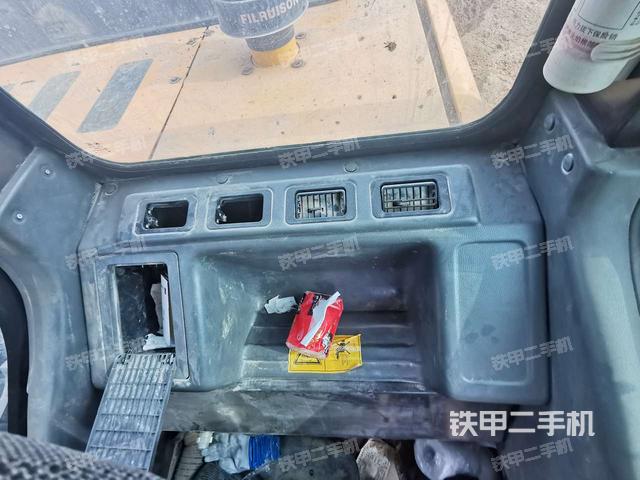 座椅后部（驾驶室部分）