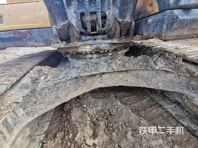 转盘和下车架正前（工作和回转装置）