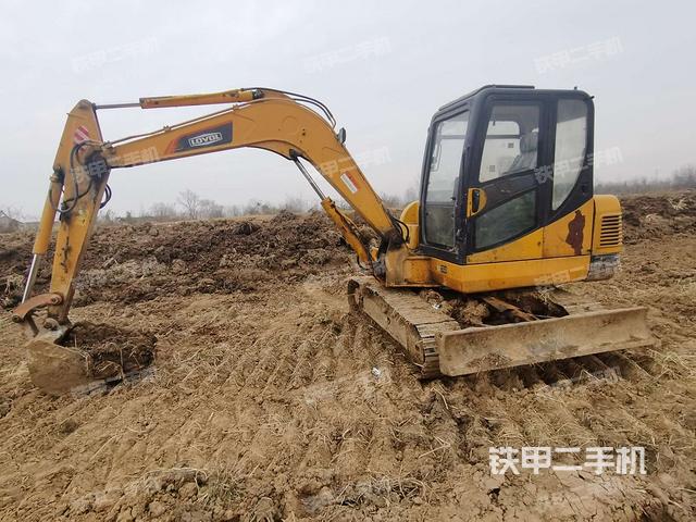 雷沃重工FR65V8挖掘机