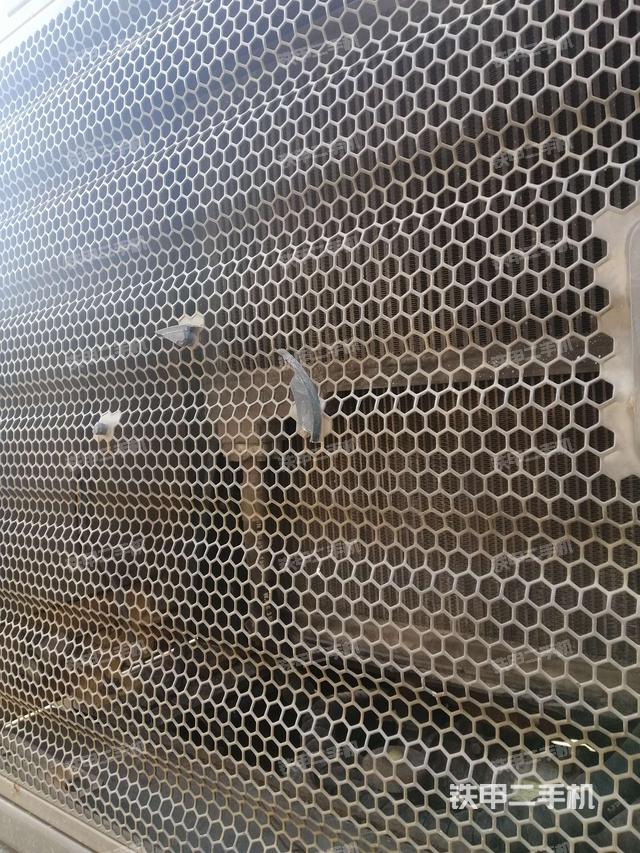 散热器正面(动力系统) 散热器正面(动力系统)