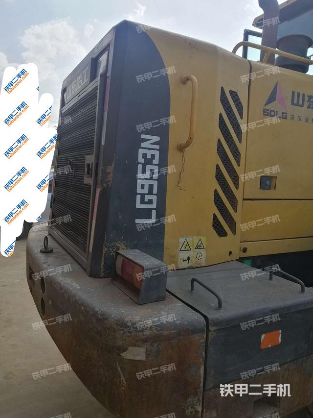 正后方(整机外观) 正后方(整机外观)