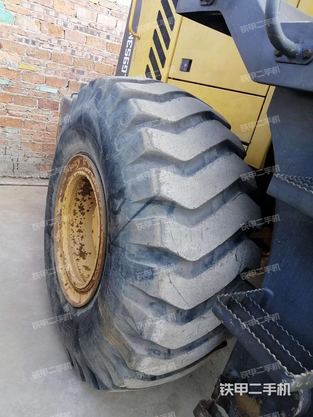 右后轮(行走机构) 右后轮(行走机构)