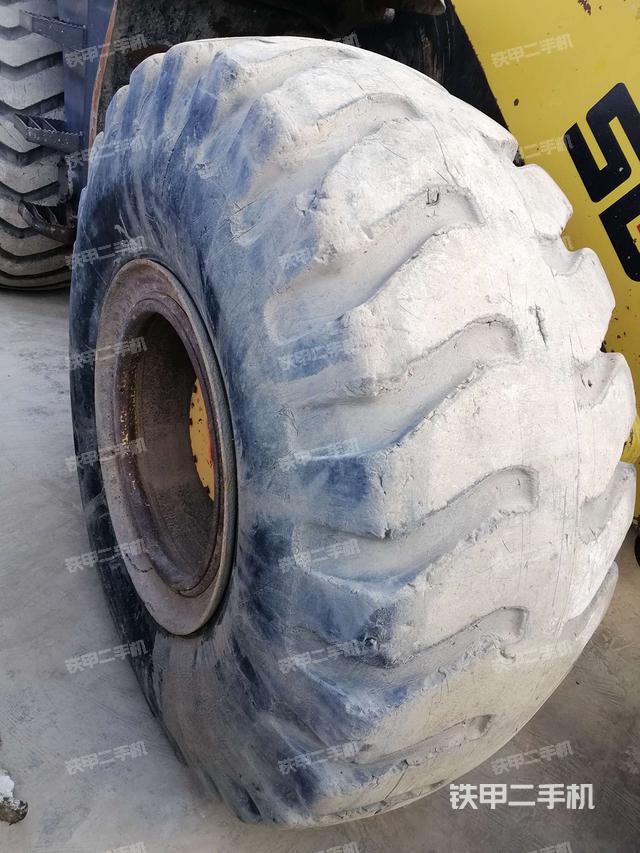 右前轮(行走机构) 右前轮(行走机构)