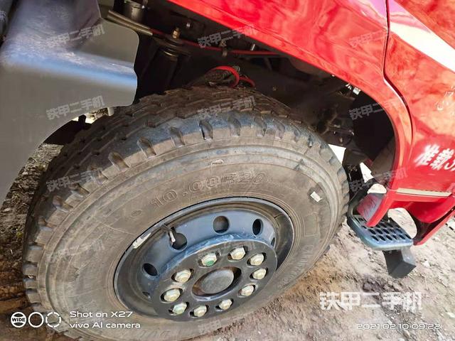 右引导轮/右前轮(行走机构) 右引导轮/右前轮(行走机构)