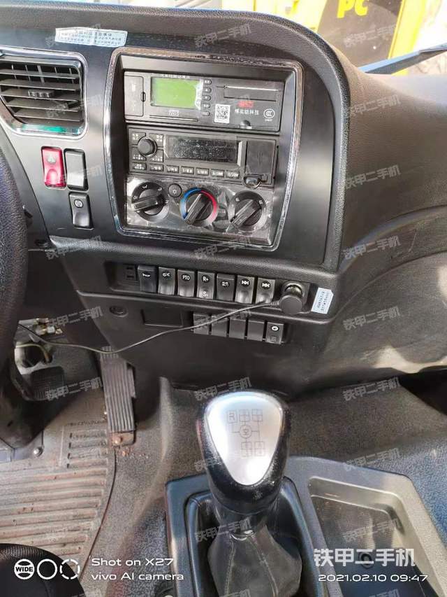 驾驶室正侧(驾驶室/操作室) 驾驶室正侧(驾驶室/操作室)