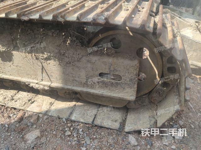 右导向轮(行走机构) 右导向轮(行走机构)