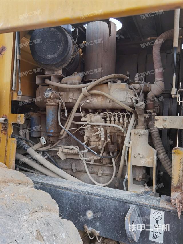 发动机左侧（整机外观及大件）