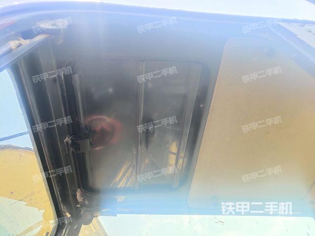 顶棚整体(驾驶室部分) 顶棚整体(驾驶室部分)