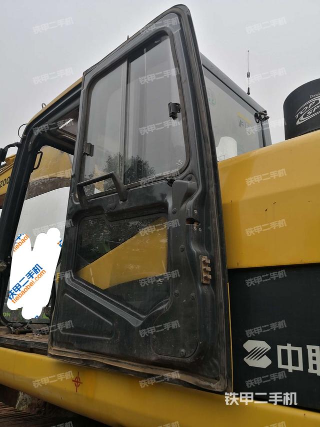 驾驶室左后45度(驾驶室部分) 驾驶室左后45度(驾驶室部分)