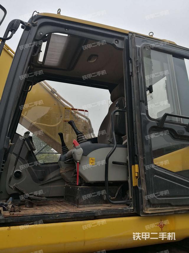 驾驶室正侧(驾驶室部分) 驾驶室正侧(驾驶室部分)