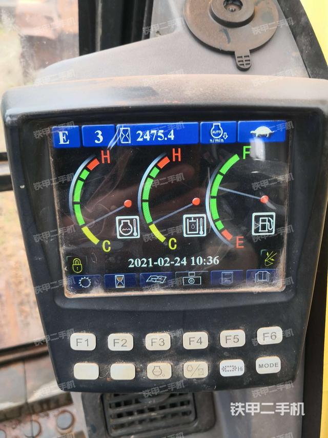 显示屏 (驾驶室部分) 显示屏 (驾驶室部分)