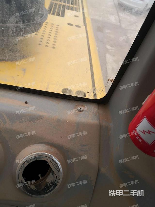 后窗玻璃角标(驾驶室部分) 后窗玻璃角标(驾驶室部分)