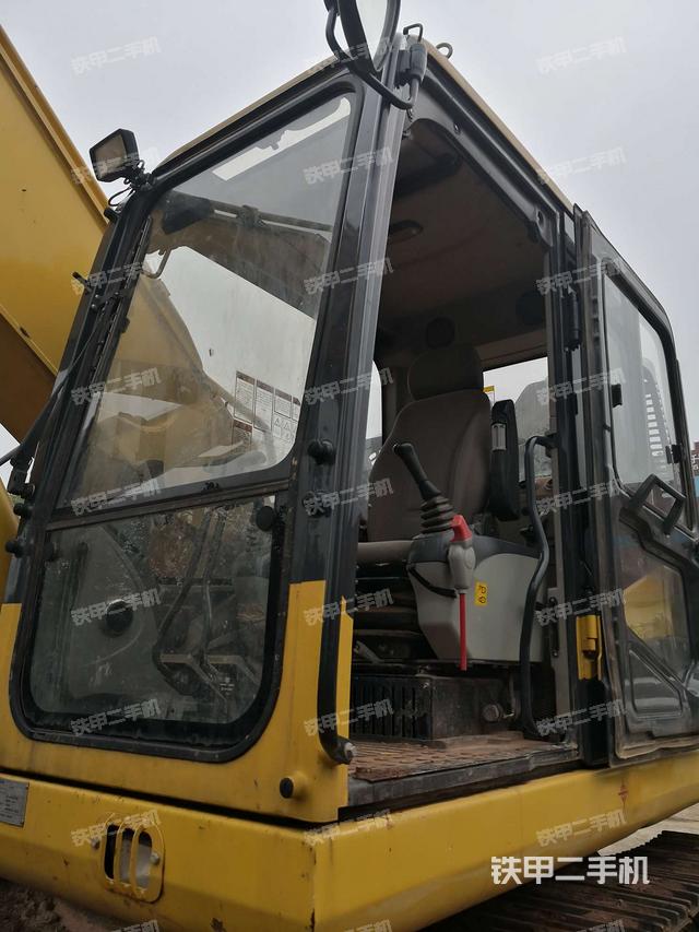 驾驶室左前45度(驾驶室部分) 驾驶室左前45度(驾驶室部分)