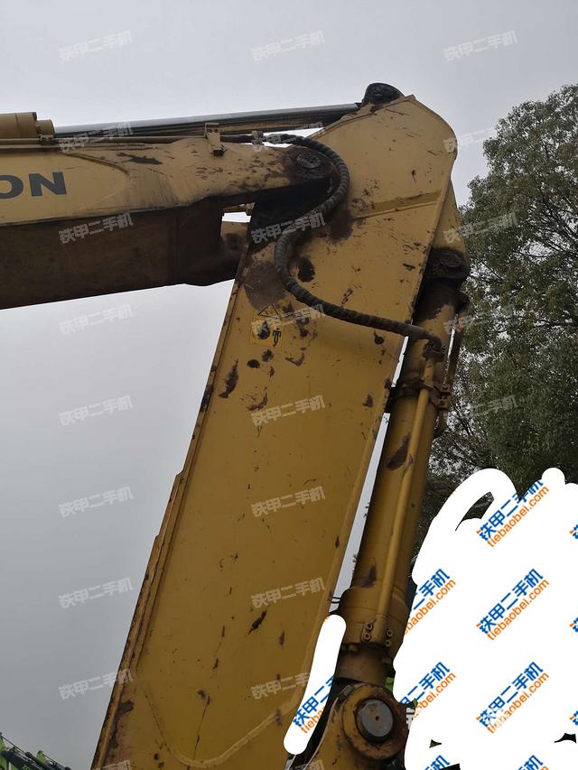 小臂整体左后（工作和回转装置）