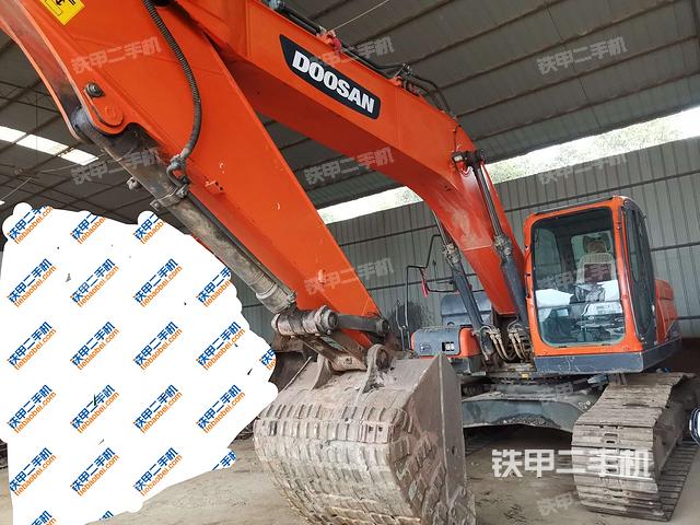 斗山DX220LC-9C挖掘机