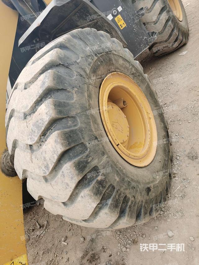 左前轮（行走机构）